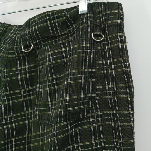 VINTAGE Tripp NYC Womens 13 Green Plaid Metal Ring Punk Low Rise Shorts Capri - Picture 9 of 13